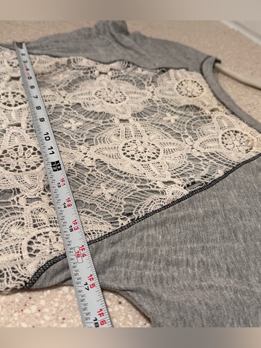 Jolt Boho Mixed Media Lace Front Raglan Top Gray & White Floral Crochet Medium - Picture 13 of 15
